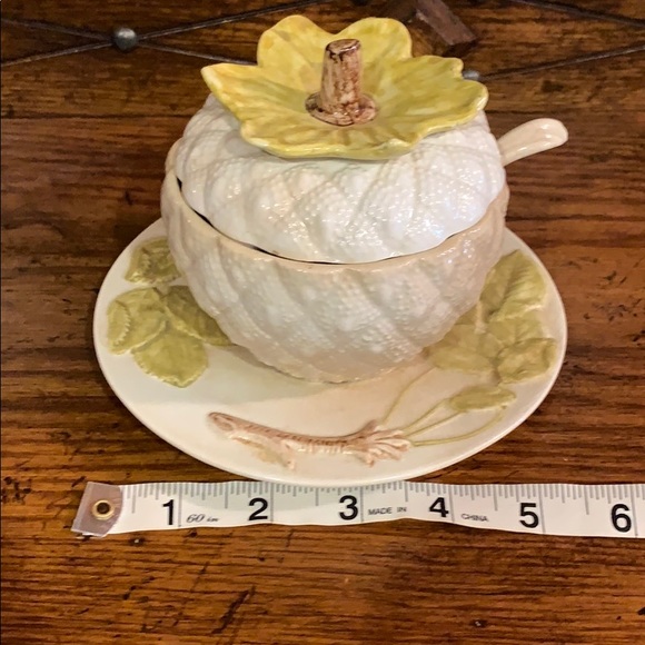 Fruit themed sugar bowl with lid and spoon - Picture 7 of 11